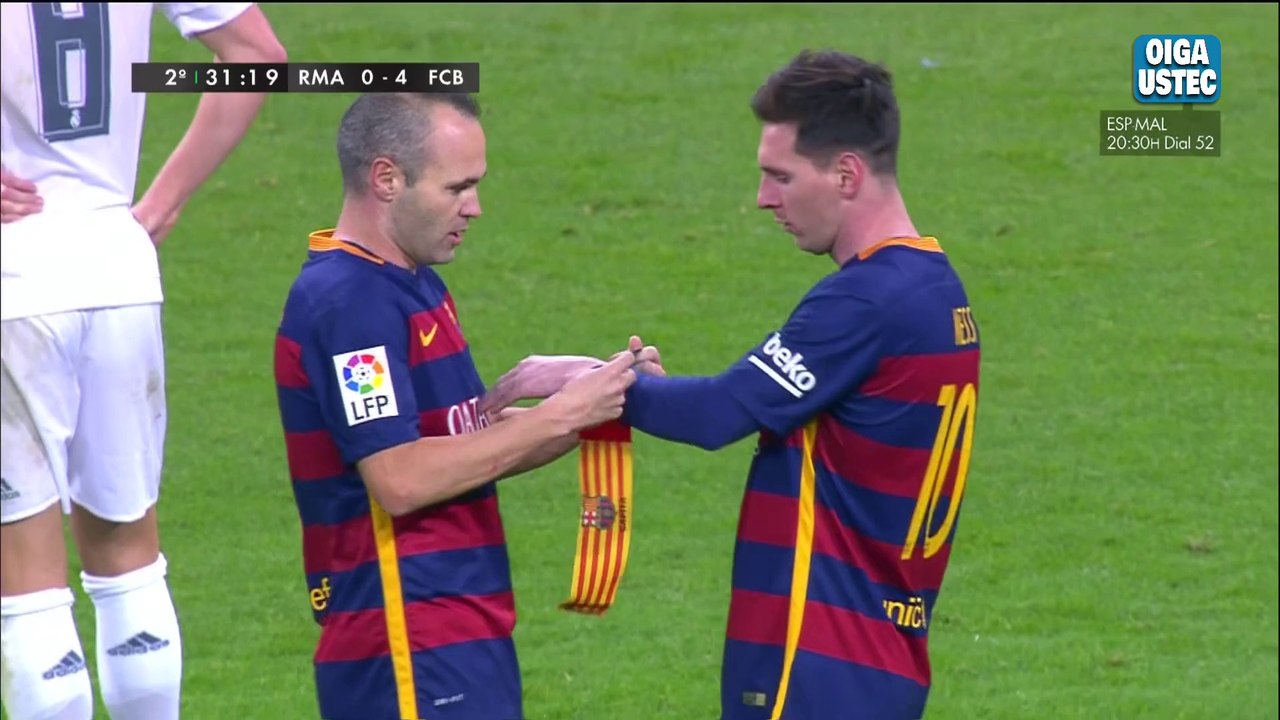 Iniesta es despedido con aplausos en el Santiago Bernabéu - El Clásico - Real Madrid vs Barcelona