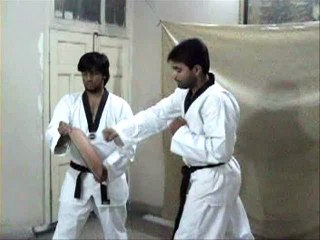 adil bin talat pakistan  taekwondo champion  fist breaking 2008s