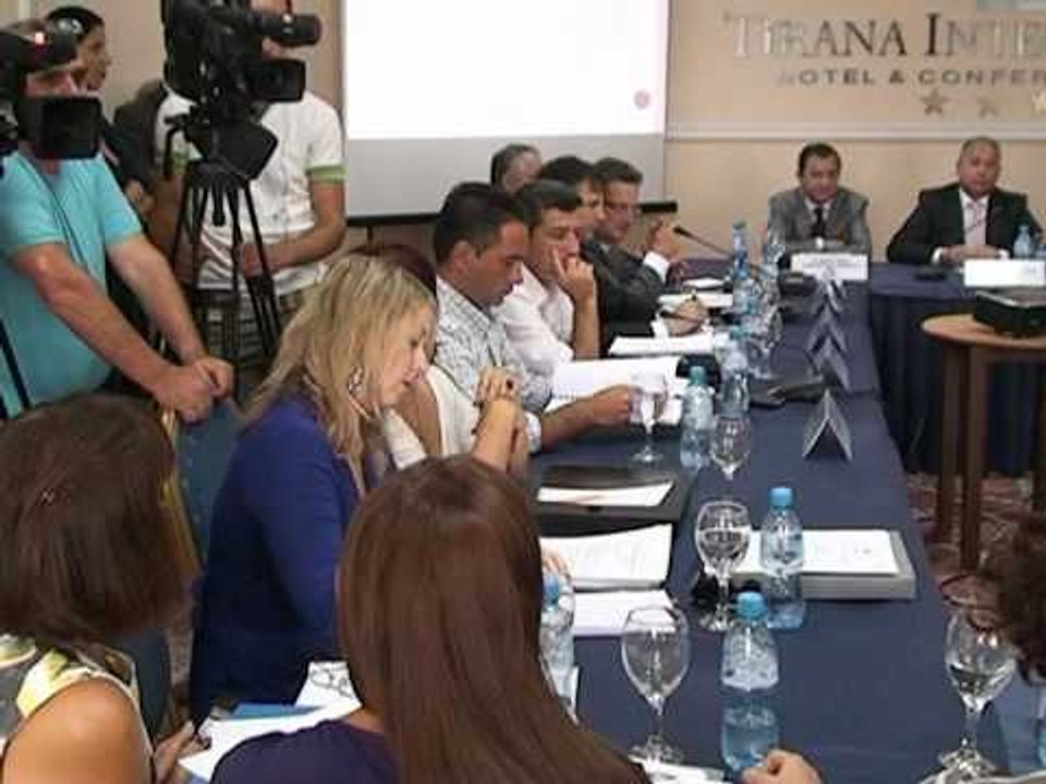 FEMIJET E RRUGES MINISTRI THOTE SE PO LARGOHEN SITUATA E PANDRYSHUAR LAJM