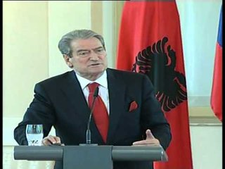 BERISHA NE SLLOVENI RIKTHEN NE VEMENDJE REFERENDUMIN PER IMUNITETIN LAJM