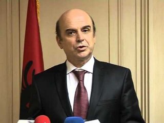PANARITI NE KOSOVE MINISTRI JASHTEM SHQIPTARE APEL PER RRITJEN E NJOHJEVE LAJM