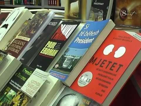 VITRINA E LIBRIT BOTIMET ME TE REJA NE LIBRARINE ADRION NE ETC LAJM