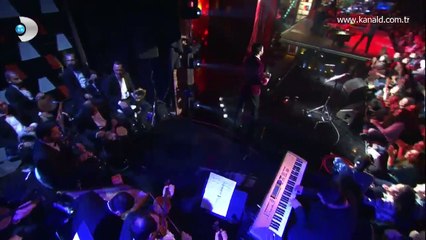 Ferman Toprak Gel Barışalım Artık (Beyaz Show canlı performans)