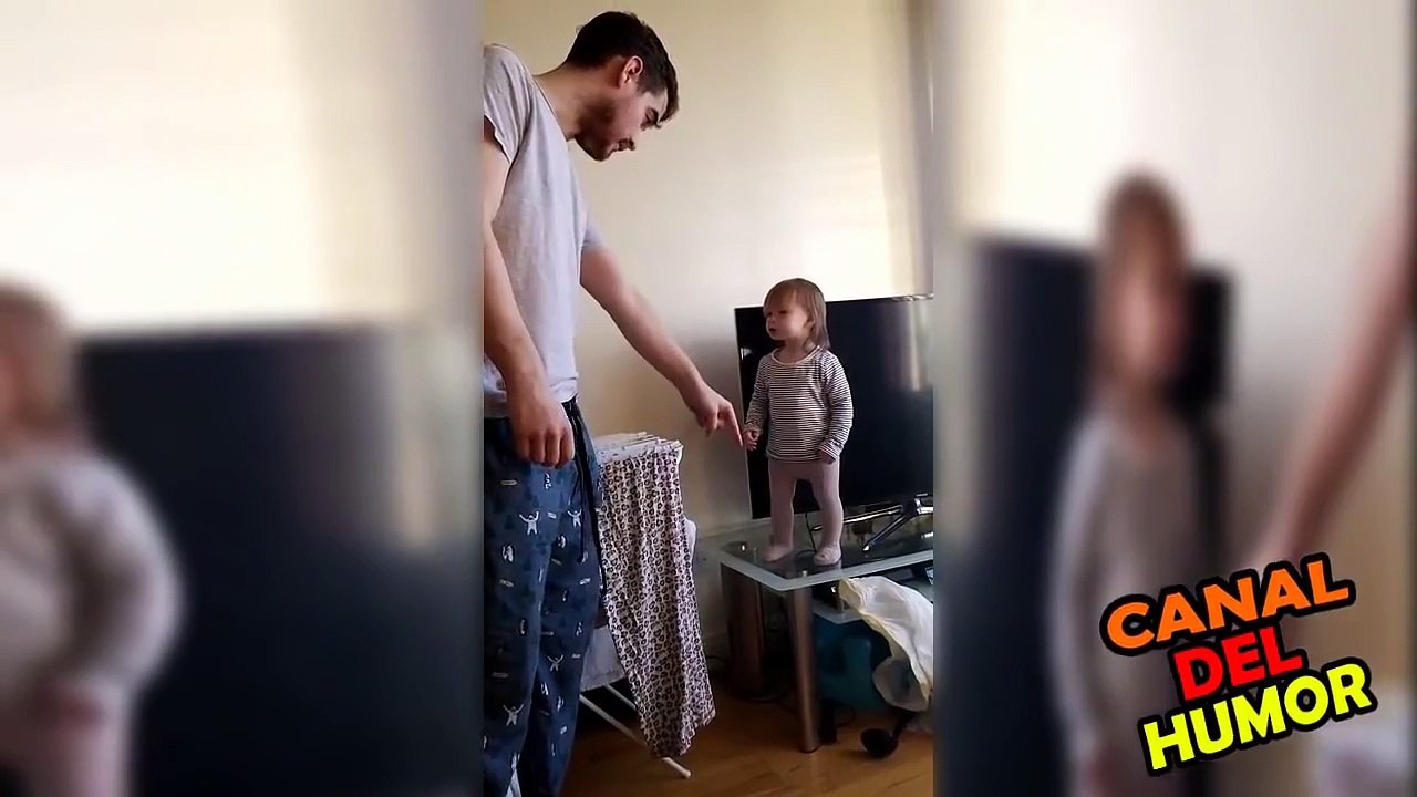 bebé todavía no habla, pero discute con su padre