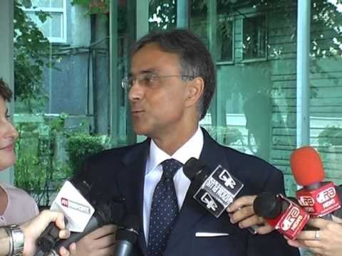 SEQUI TAKON RAMEN AMBASADORI I BE INTERESOHET PER ÇESHTJEN E QARKUT TE FIERIT LAJM