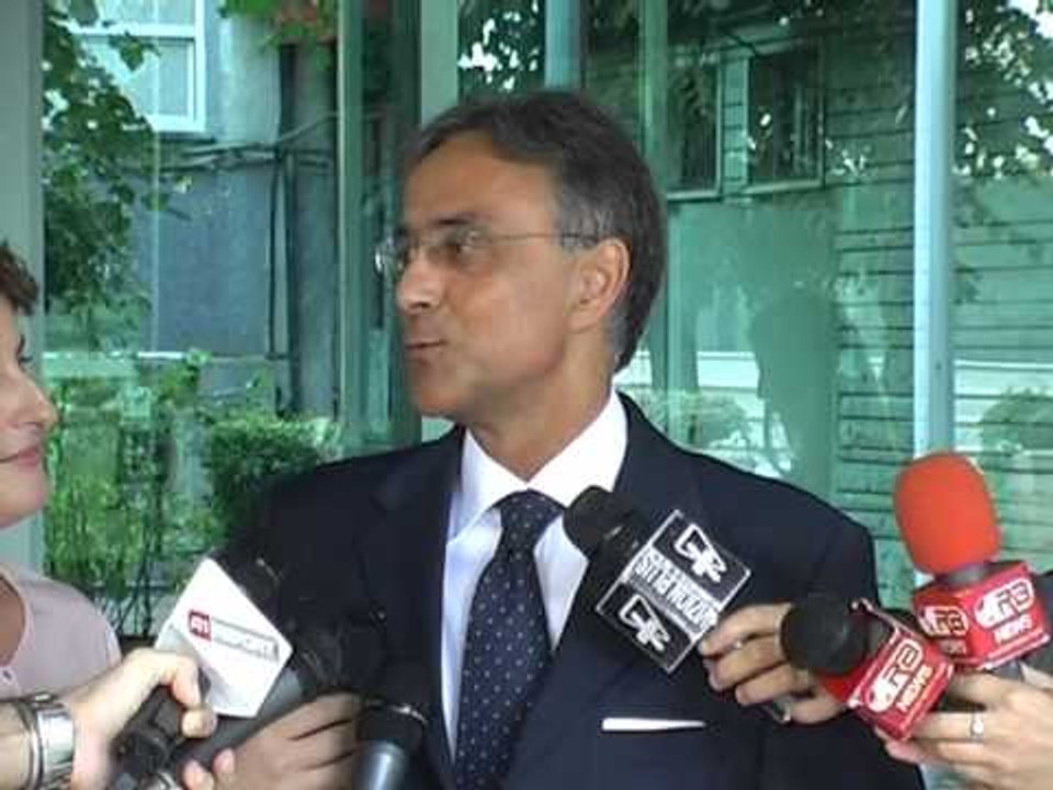 SEQUI TAKON RAMEN AMBASADORI I BE INTERESOHET PER ÇESHTJEN E QARKUT TE FIERIT LAJM