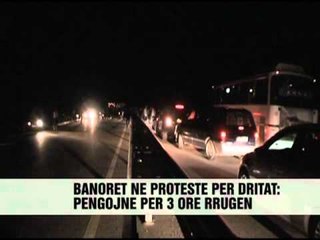 Bllokohet autostrada e Kukësit për dritat - Vizion Plus - News - Lajme