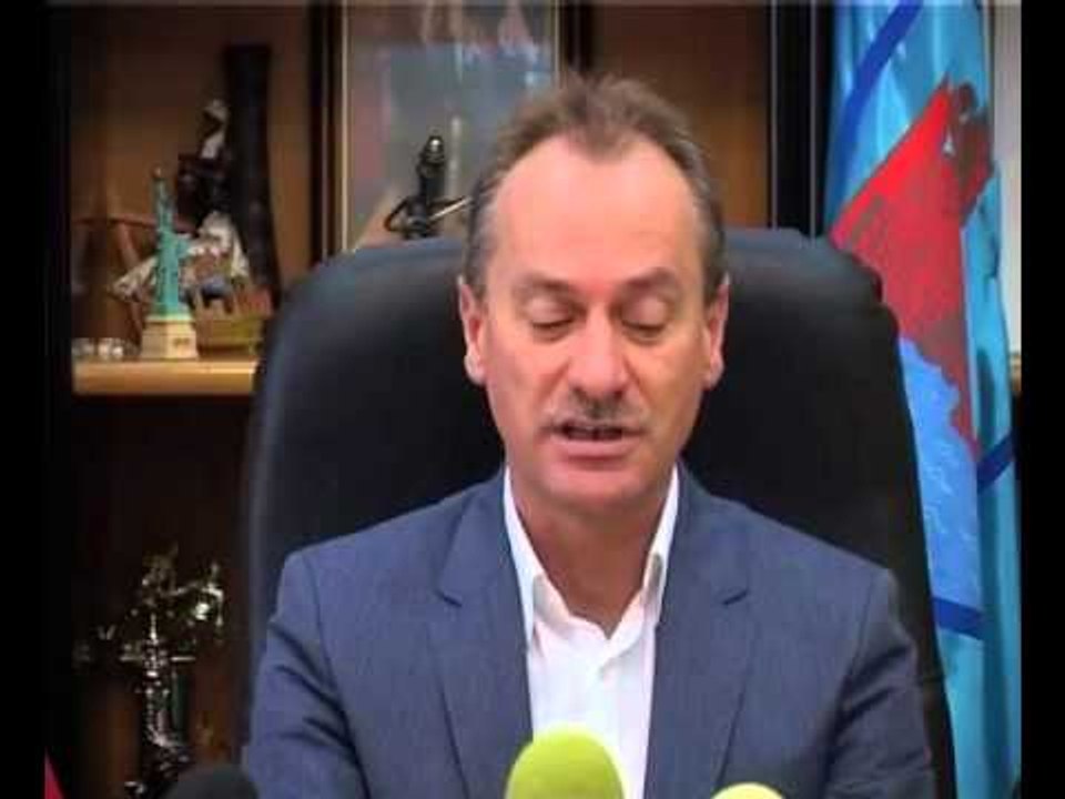 BASHKIA E VLORES AKUZA QEVERISE,PO SABOTON FEST...