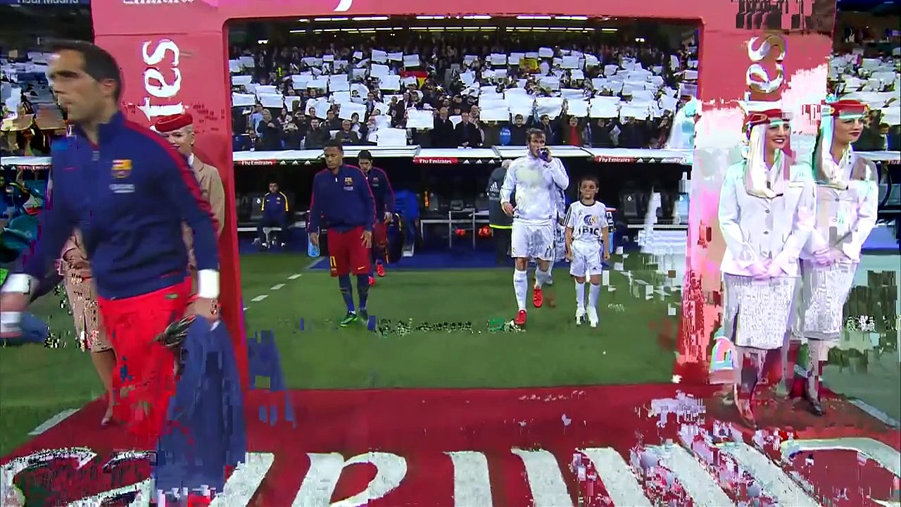 Real Madrid y FC Barcelona saltan al terreno de juego