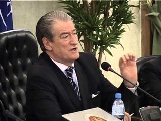 MBLEDHJA E QEVERISE DENIM I PERJETSHEM PER VRASESIT E GRAVE DHE VAJZAVE LAJM