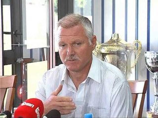 LARGOHET LEKBELLO TRAINERI I TIRANES IKEN PAS NJE MUAJI NE STOLIN BARDHEBLU LAJM