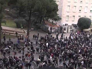 VIJON PROCESI DEGJOHEN DESHMITARET E MBROJTJES NE GJYQIN E 21 JANARIT LAJM