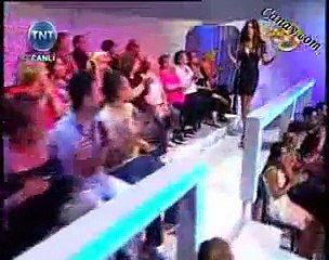 Amazing TV Presenter and Her Long Legs - Video Dailymotion