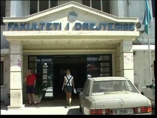 KUOTA TE LIRA NIS APLIKIMI PER RRETH 500 VENDE BOSH NE UNIVERSITETE LAJM