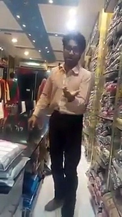 Same Mimicry of a Pakistani Boy of Shahrukh Nana Patekar Amresh Puri Ajey Devgan