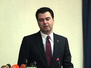 PANAIRI I XV I LIBRIT ÇELET NE TIRANE BOTUESIT ANKOHEN PER NDIKIMIN E KRIZES LAJM