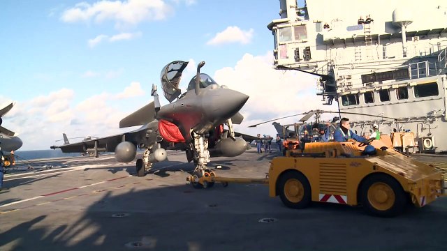 A bord du porte-avions Charles de Gaulle , déployé en Méditerranée