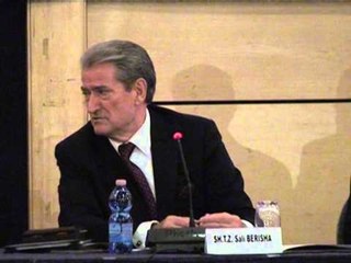 TEKNOLOGJIA E INFORMACIONIT BERISHA VLERESON ARRITJET E SHQIPERISE NE FUSHEN E IT LAJM