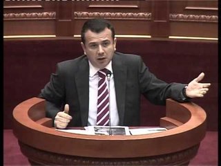 SIMBOLET KOMBETARE OPOZITA AKUZON QEVERINE SE LEJON DEFORMIMIN E TYRE LAJM