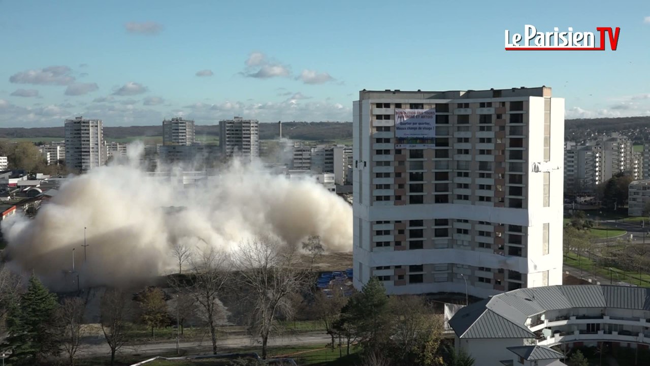 Seine-et-Marne. Spectaculaire destruction de deux tours d'habitation à Meaux
