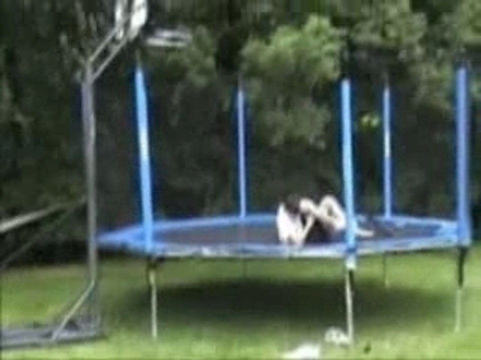 Trampoline-jambe-panier