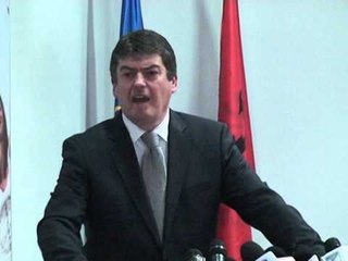 TOPI ATAKON BERISHEN FAJTOR KRYESOR PER KORRUPSIONIN E LARTE NE VEND LAJM