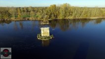 Viaduc de La Loire et son ancêtre vu par drone aux Ponts de Cé en automne, Pays de La Loire, France - © Mickael COURANT
