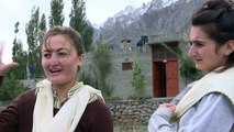 الانتقال من زراعة البطاطا الى الانترنت في بلدة جبلية في باكستان