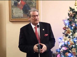 BERISHA ME GRATE SONDAZHET PER ZGJEDHJET NA NXJERRIN TE PARET LAJM