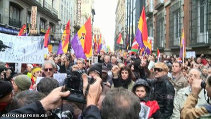 Miles de personas marchan por la Memoria Historica