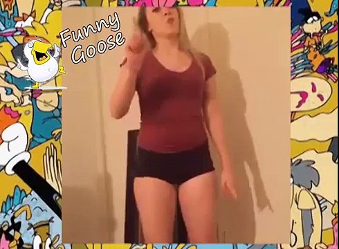 Girl dancing and hits his head on the wall (Funny Fails)