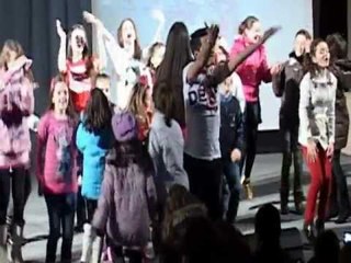 "FRESK FARE" ON TOUR SPEKTAKLI PER ADOLESHENTE FESTON SUKSES NE SHKODER LAJM