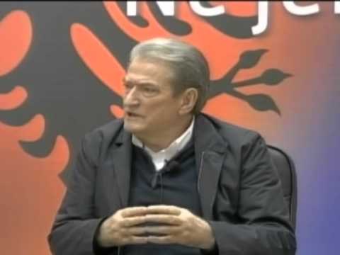 BERISHA ME STUDENTET KRYEMINISTRI SHPALOS PROGRAMIN PER SHQIPERINE EUROPIANE LAJM