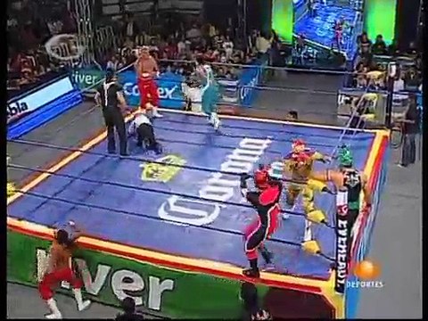 01 Atomic Boy, El Gato Eveready & Laredo Kid vs. Los Metrosexuales