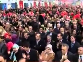 HAKAN SHUKUR SHQIPTAR E MERR NE MBROJTJE EDHE KRYEMINISTRI TURK ERDOGAN LAJM