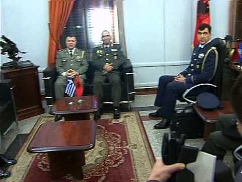 VIZITE E VEÇANTE SHEFI I SHTABIT TE USHTRISE GREKE VIZITON TIRANEN LAJM