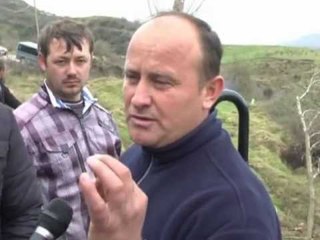 IZOLOHEN FSHATRAT-DEMTIMI I RRUGES BLLOKON KOMUNIKIMIN ME TEPELENEN-LAJM