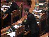 DEBAT PARLAMENTAR-BRAÇE AKUZON QEVERINE PER BORXHET DHE KOLAPSIN E KESH-LAJM