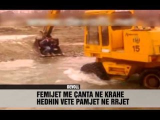 Femijet kalojne lumin me eskavator - Vizion Plus - News, Lajme