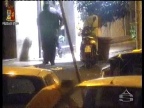 14 SHQIPTARE NE PRANGA-POLICIA ITALIANE ARRESTON BANDEN E VJEDHESVE SHQIPTARE-LAJM