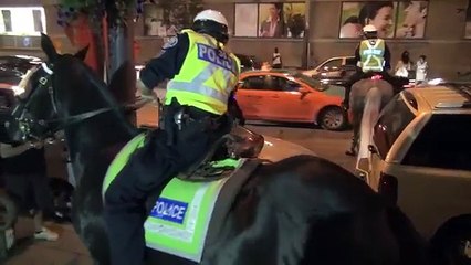 American night Arresting police man , the girls are doing !!!