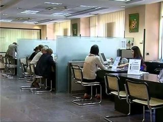 KOMISIONI I EKONOMISE-RRITEN DEPOZITAT BANKARE NDERSA KONSUMI MBETET I ULET-LAJM