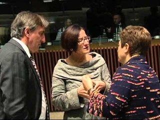 FLUKSI I EMIGRANTEVE-BALLKANI RREZIKON RIKTHIMIN E REGJIMIT TE VIZAVE-LAJM
