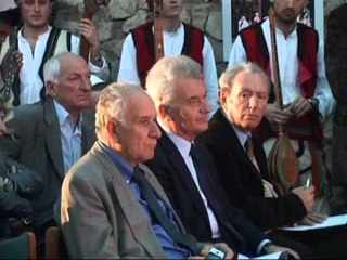 FESTIVALI I RAPSODEVE-SHQIPERIA DHE FQINJET SHPALOSIN VLERAT FOLKLORIKE-LAJM