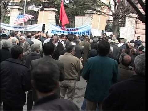 REZOLUTA ÇAME E 2004-ISH PROTAGONISTET JAPIN DESHMI PER FATIN E DOKUMENTIT-LAJM