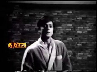 Aye-abre-karam-aaj-itna-From-Naseeb-Apna-Apna-by-Ahmad-Rushdi-Waheed-Murad
