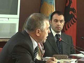 BLLOKOHET KQZ-JANI JANI NGRIN MARREDHENIET ME INSTITUCIONIN QENDROR-LAJM