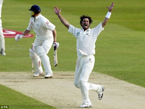 Chris Cairns Deceive Graham Thrope With Magnificnet Slow Ball