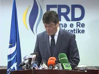 Descargar video: FRD E VETME NE ZGJEDHJE-BAMIR TOPI KONFIRMON QENDRIMIN E PARTISE SE TIJ-LAJM