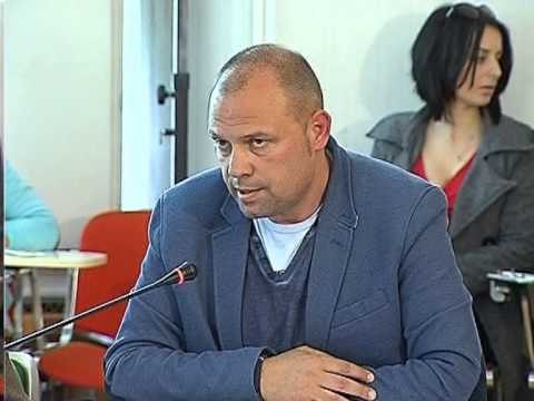 PR KOMISIONERE NE KZAZ-KQZ E APROVON ME 4 VOTA PRO EDHE LSI KERKON KOMISIONERE-LAJM